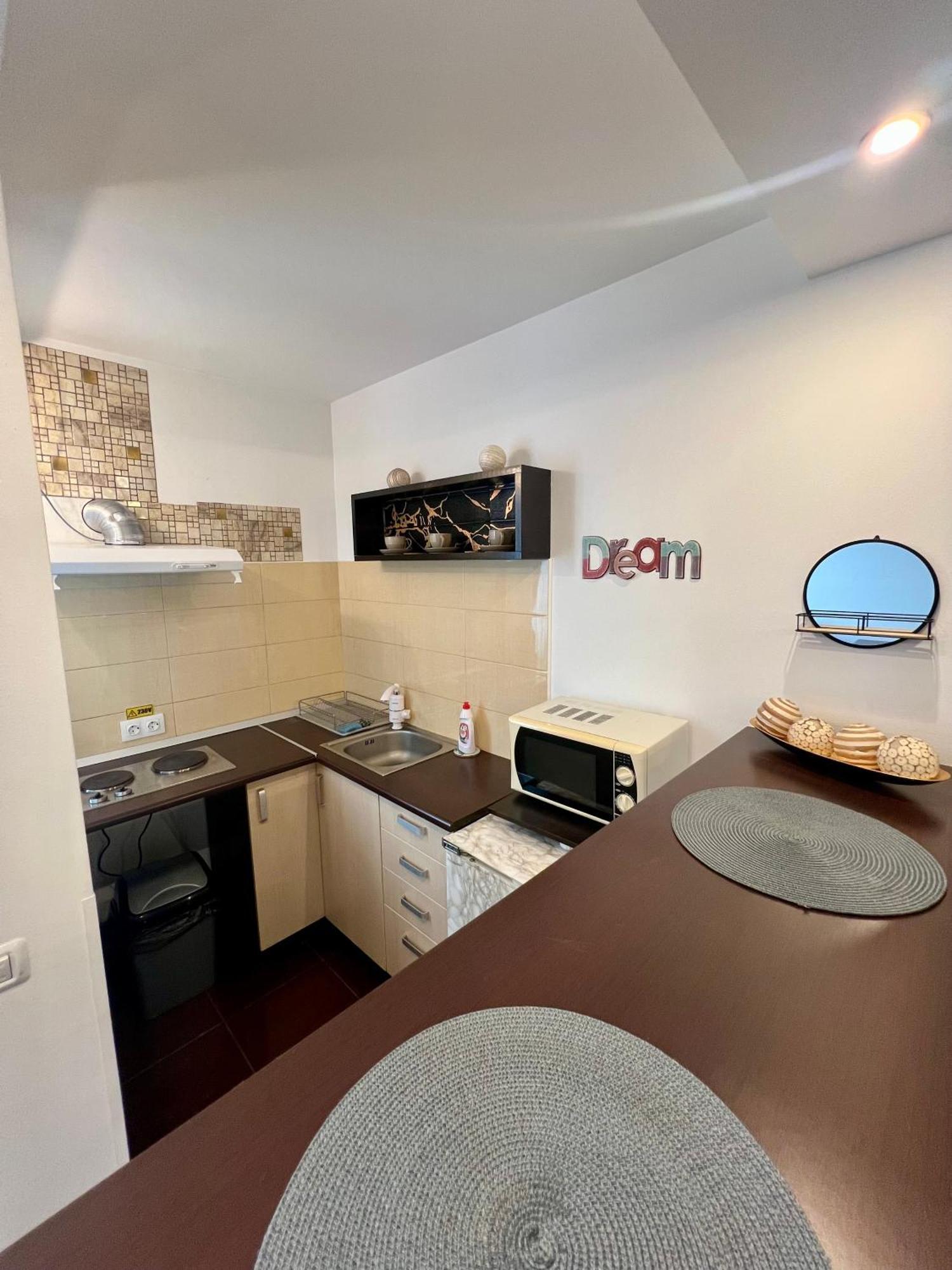 2 Venturo Victoriei Wi-Fi Self Check-In Apartment Brasov Bagian luar foto